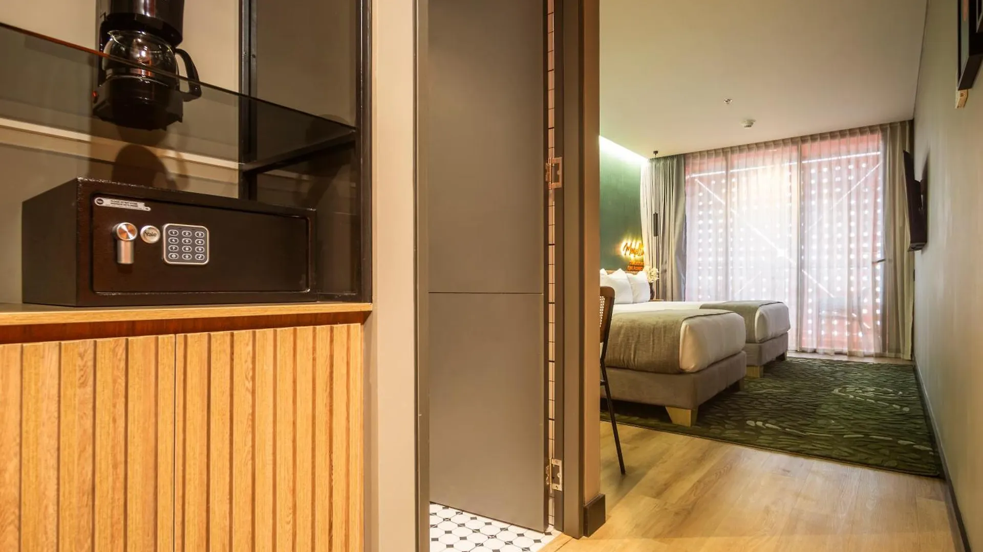 Calle Flora Botanic Hotel - By Jalo ميديلين 4*,