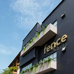 מלון Fence By Bernalo